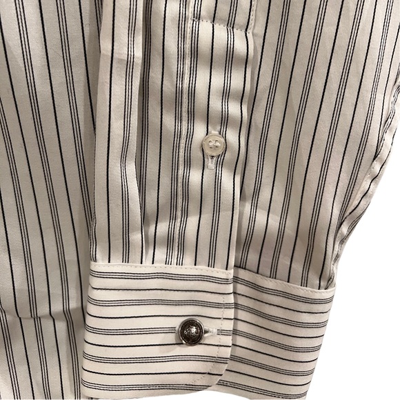ZARA White Button-Up M with Detailed Buttons - Picture 5 of 5